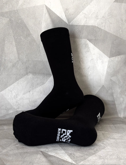 Knookz Murk hemp socks – classic black crew socks, minimalist style, durable and eco-friendly