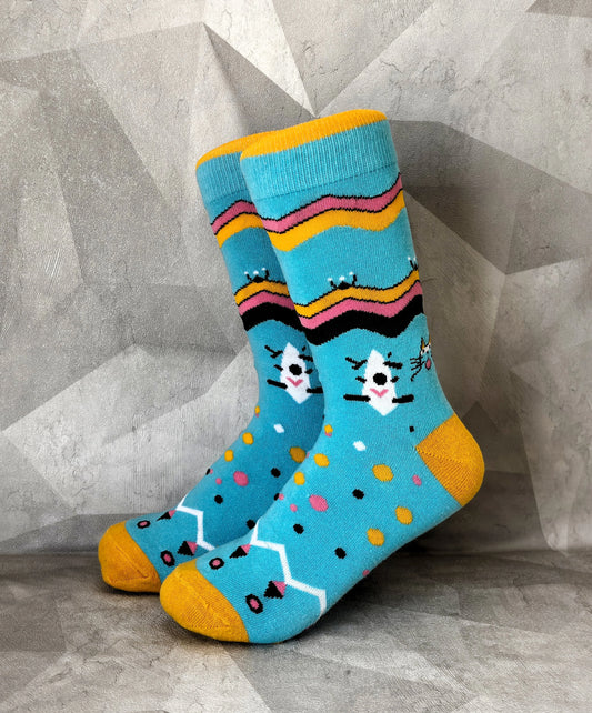 Knookz Noize hemp socks – colorful blue crew socks with bold patterns, breathable and sustainable, designed to stand out