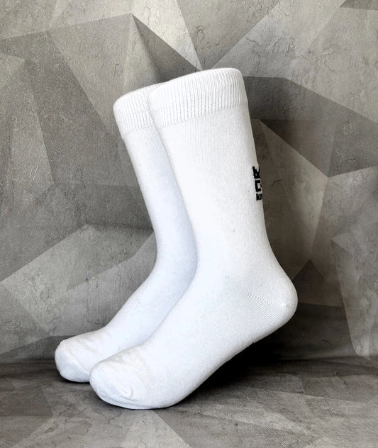 Knookz Sleet hemp socks – minimalist white crew socks, sustainable and breathable, perfect for everyday comfort